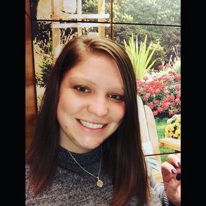 Meet your Posher, Alisha